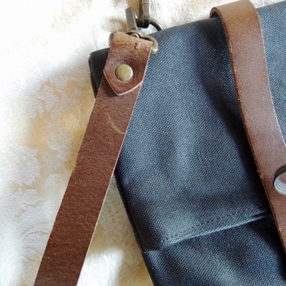 Dorayaky Emma Gray Waxed Canvas & Leather Tote Messenger Bag - Picture 7 of 12